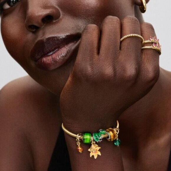 Pandora Disney Tangled Pascal Colour-changing Charm - Picture 5 of 5